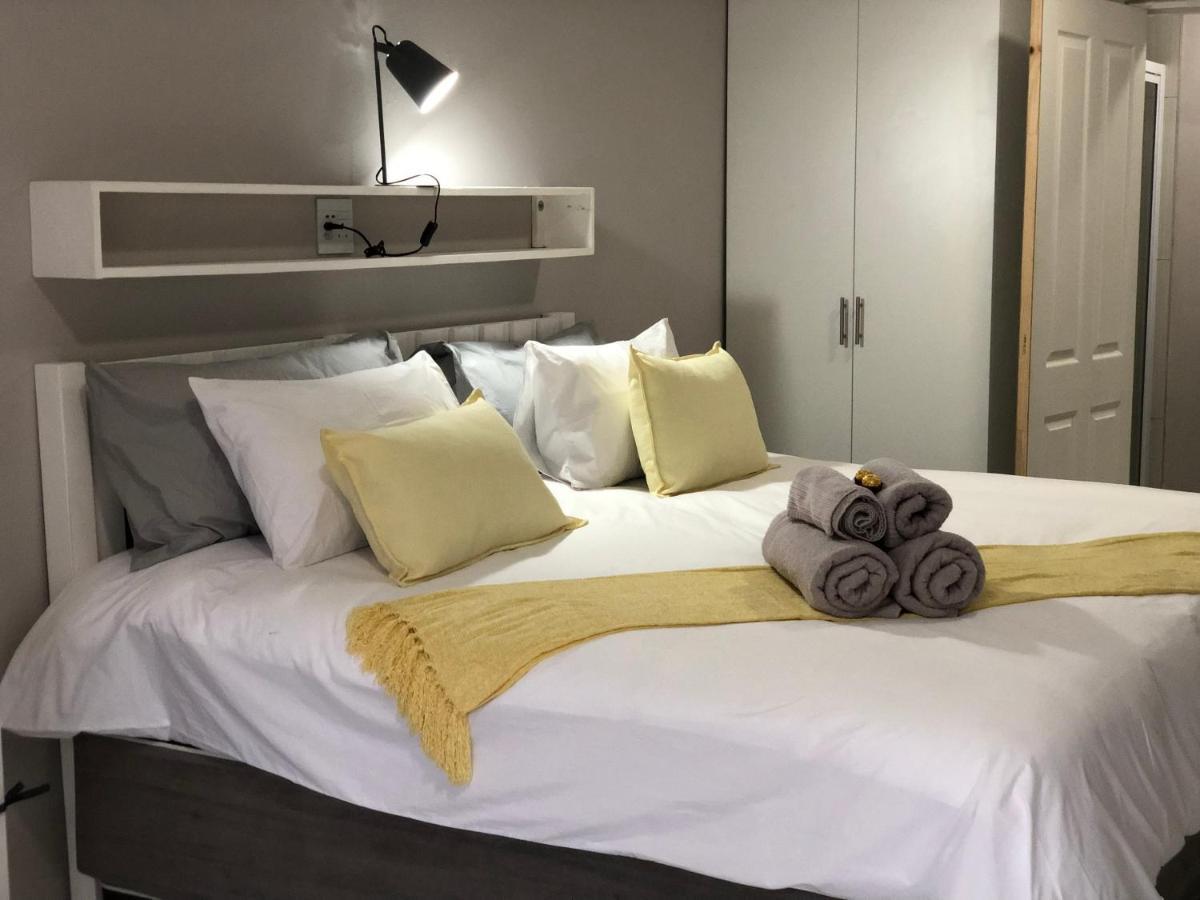 Second Best Accommodation East London Eksteriør bilde