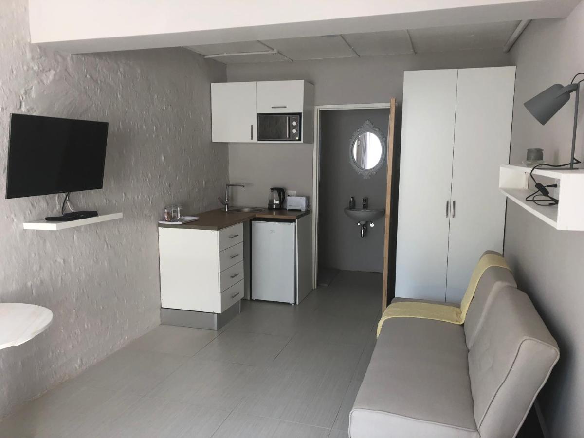 Second Best Accommodation East London Eksteriør bilde