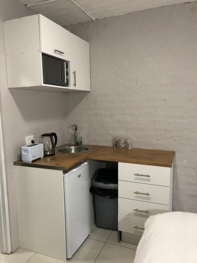 Second Best Accommodation East London Eksteriør bilde