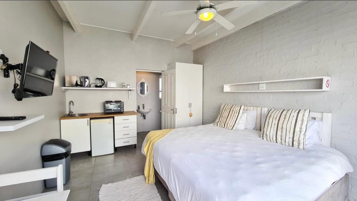 Second Best Accommodation East London Eksteriør bilde